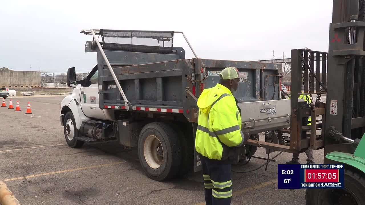 DOTD has 5,000 pounds of rock salt ready for metro roads ahead of winter storm