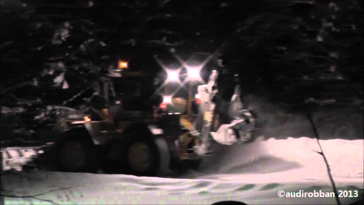 Volvo BM EL70C Plowing