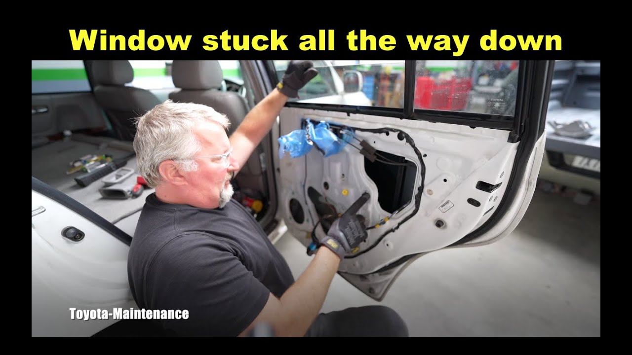 Заднее стекло Toyota Highlander застряло