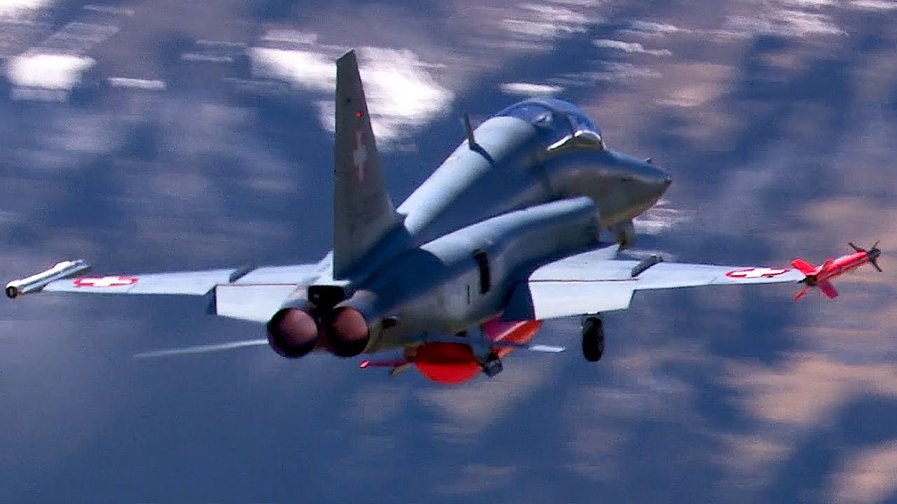 Afterburners in the Alps - F-5 Tigers and F-18 Hornet ops - Meiringen Air Base Switzerland