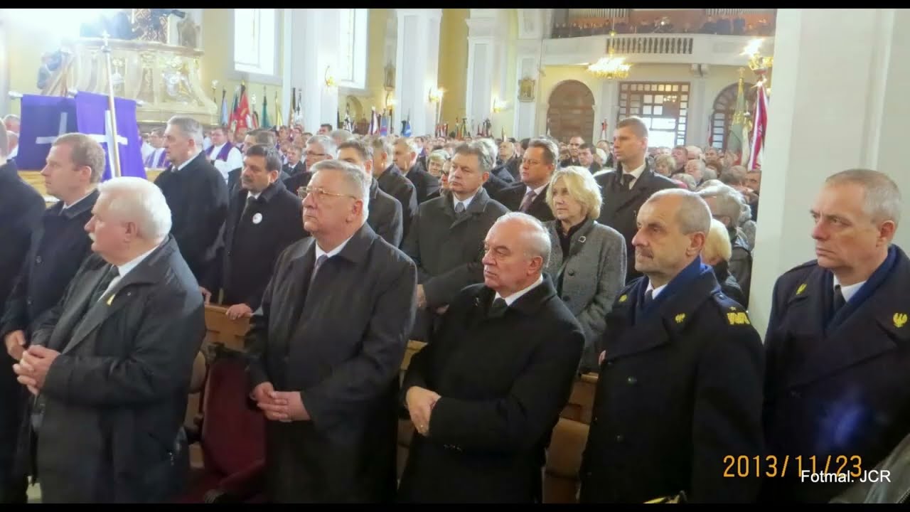 Pogrzeb śp  Marianny Popiełuszko  zdjęciem malowanie cz2