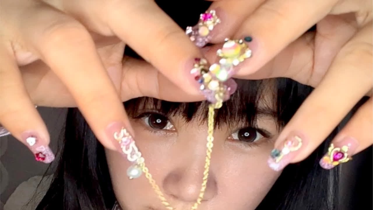 一个月不能挖鼻孔了，拿99换的…自助美甲玩到嗨