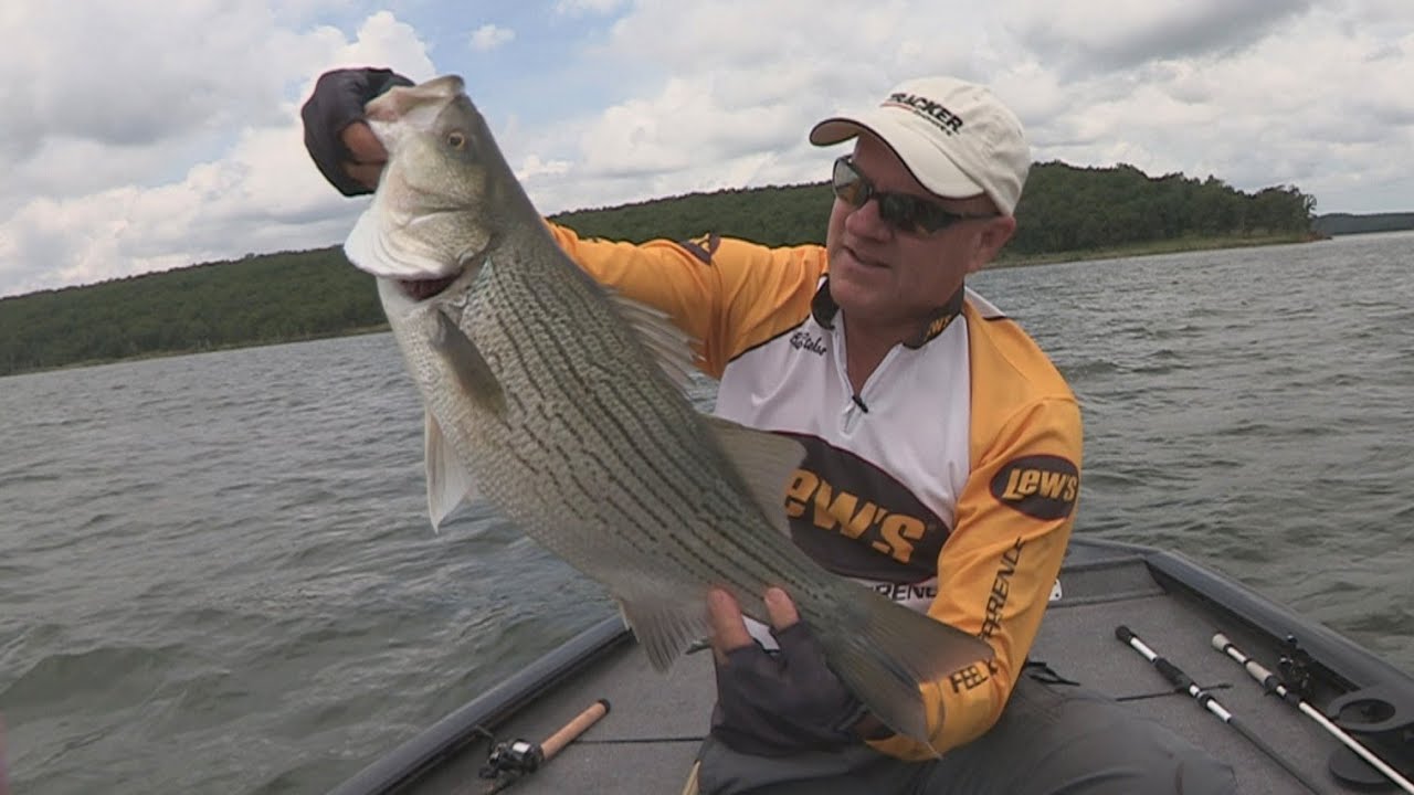 FOX Sports Outdoors SouthWEST #27 - 2016 Skiatook Lake Oklahoma Hybrid Striper Fishing