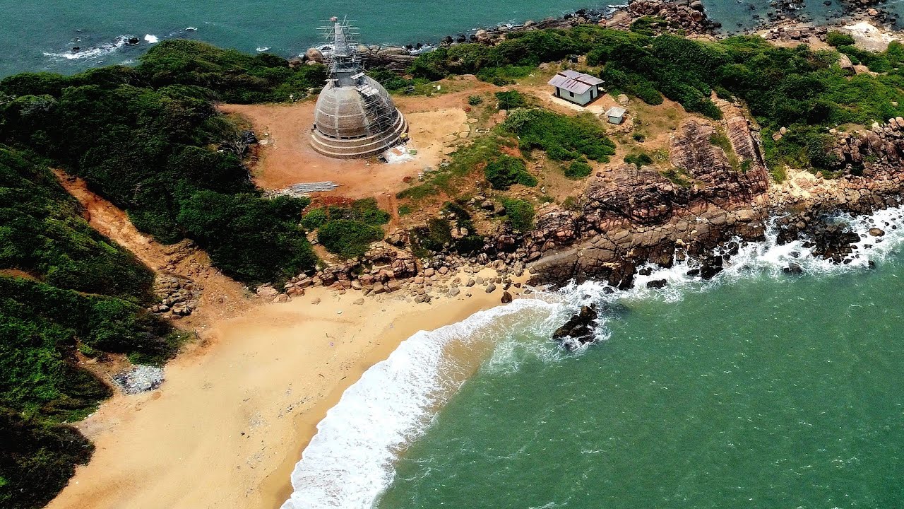 Arisimale Beach, Sri Lanka