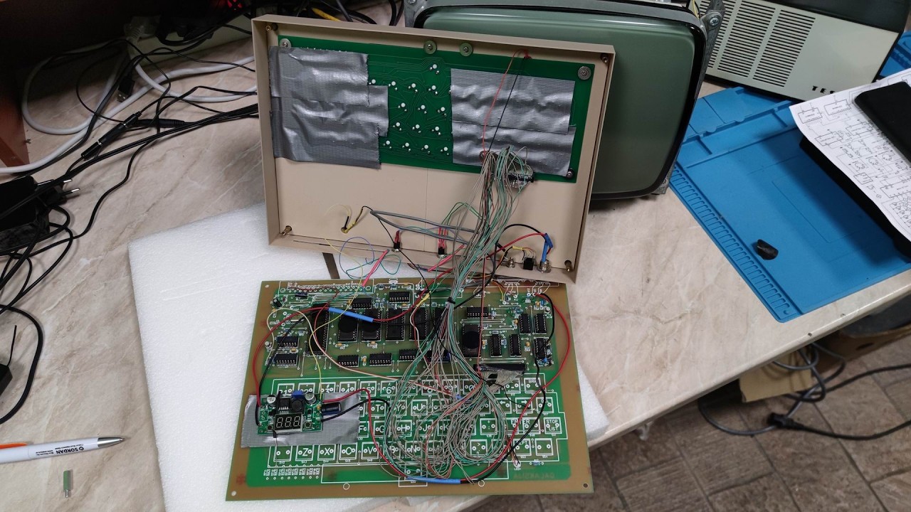 Functionality demo. A replica of the Yugoslav computer GALAKSIJA. DIY year 1984.