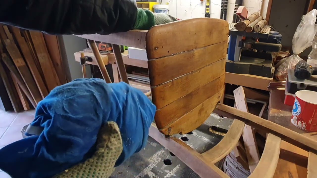 Come restaurare una sedia di legno