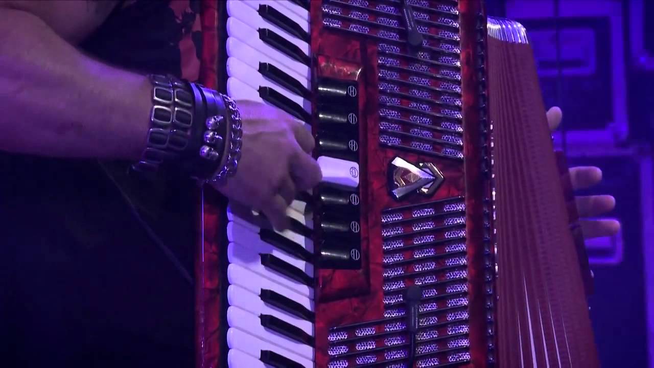 Kozak System 'Jikhav Kozak Mistom'  Przystanek Woodstock 2013, official video