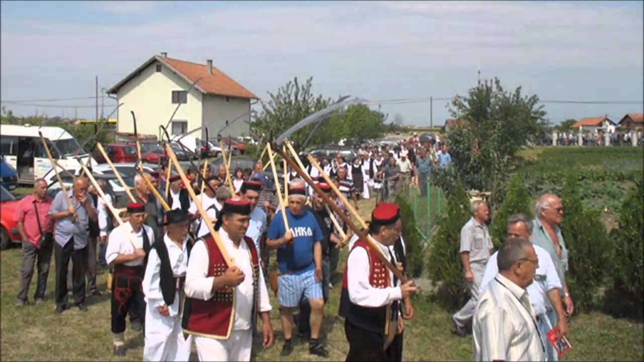 LIKOSI   Kaži mala da li spavaš sama