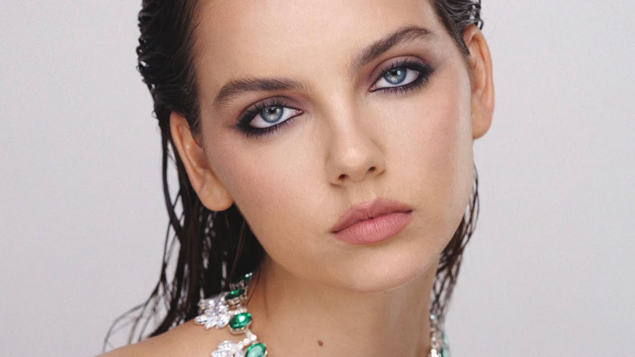Makeup Tutorial for Blue Eyes using Cooler Shades