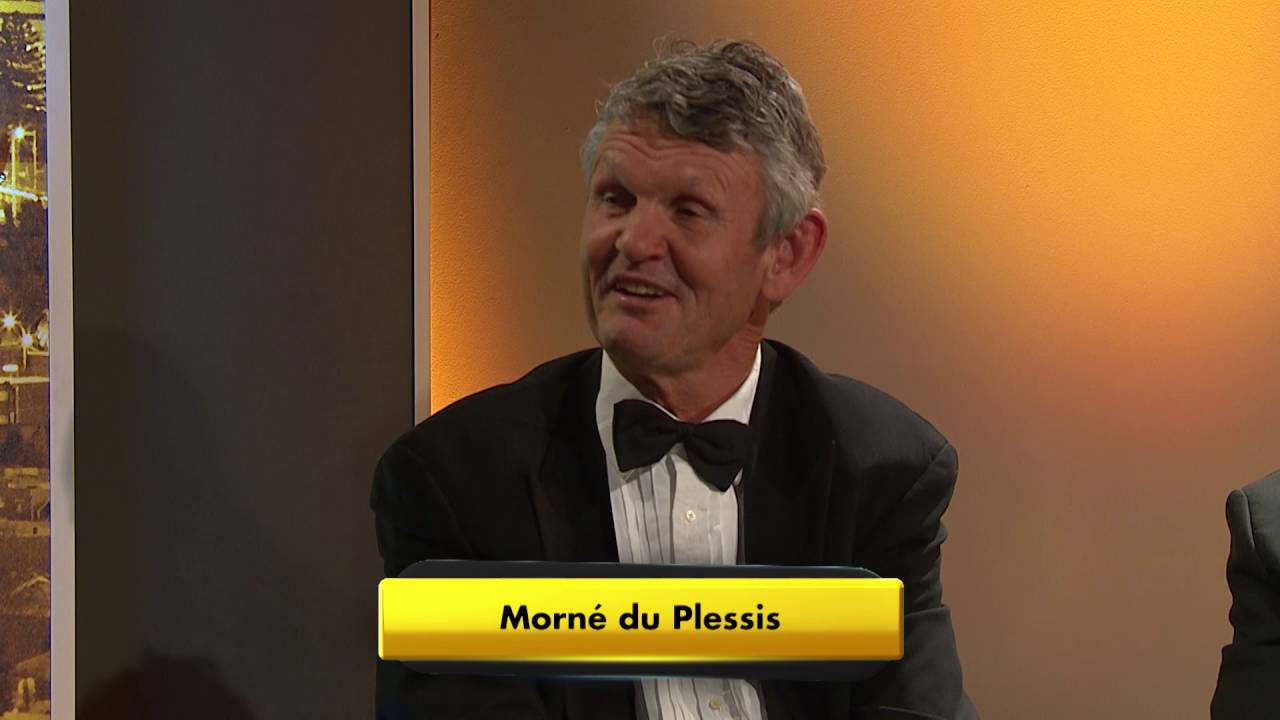 Morn&eacute; flattens Naas!