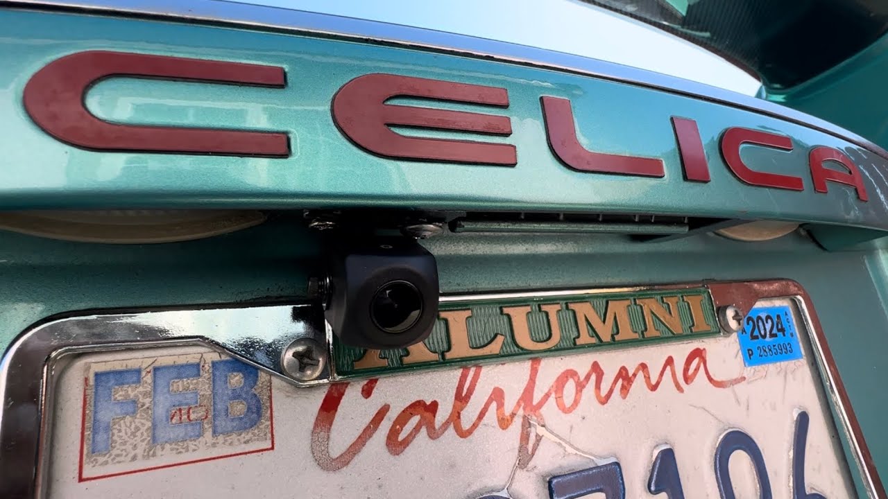 Установка камеры заднего вида Pioneer ND-BC8 на Toyota Celica 2000-2005 годов выпуска