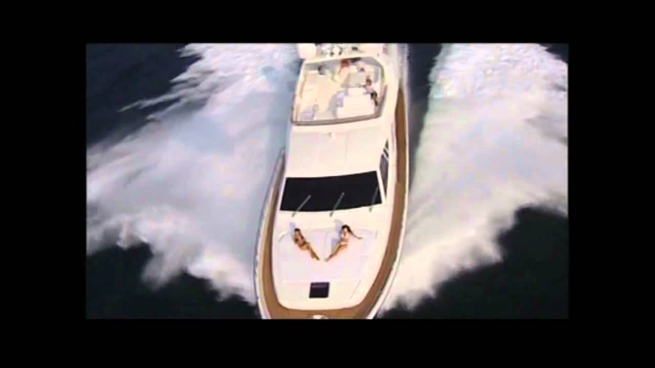 Ferretti 830