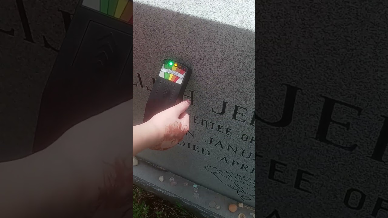 Ghost hunting at the ouija board grave of Elijah Bond w/ Saul, Sara & Hazen Aries