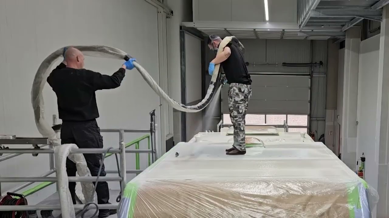 Hagelschutz f&uuml;r Wohnmobild&auml;cher - HailGuard Pro S  - der spr&uuml;hbare Polyurea Hagelschutz