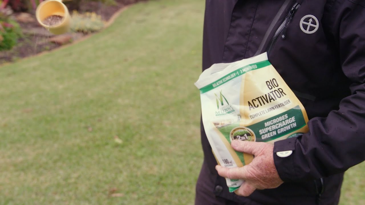 Get A Healthy Green Lawn With Munns Professional Bio Activator - A Complete Lawn Fertiliser!