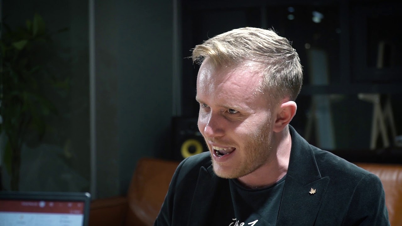 SCUZE CA SA PRIMESTI LIBER DE UNTOLD