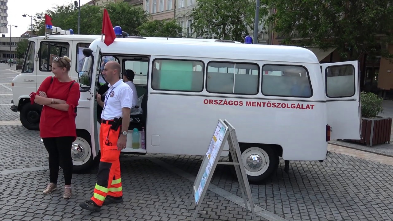 Toborzónap a mentőknél Szombathely Fő terén