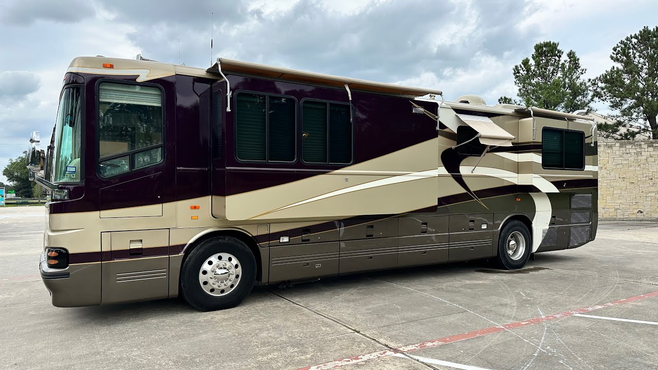 SOLD * 2004 Bluebird Wanderlodge For Sale at RV Dealer in Houston, TX