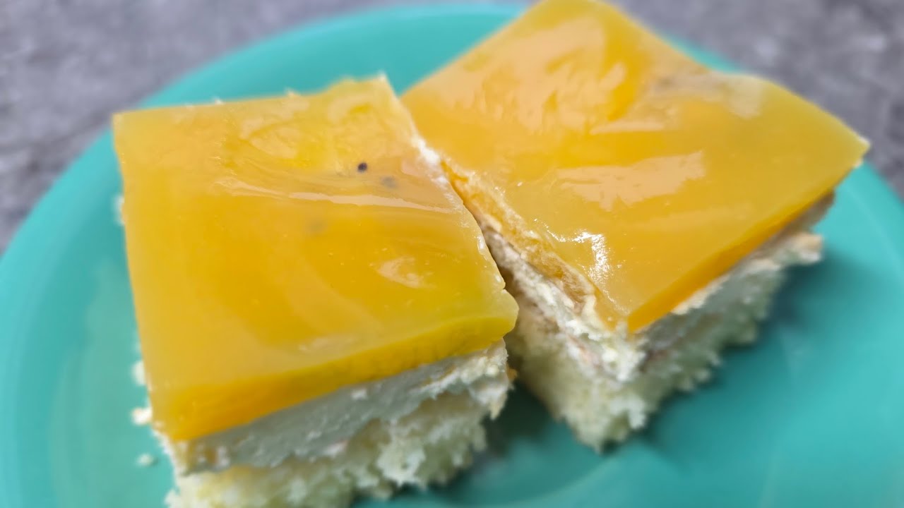 Kiwi fruit slices, kiwi dessert, kiwi and cream sponge cake, kiwi rezy so želé polevou 