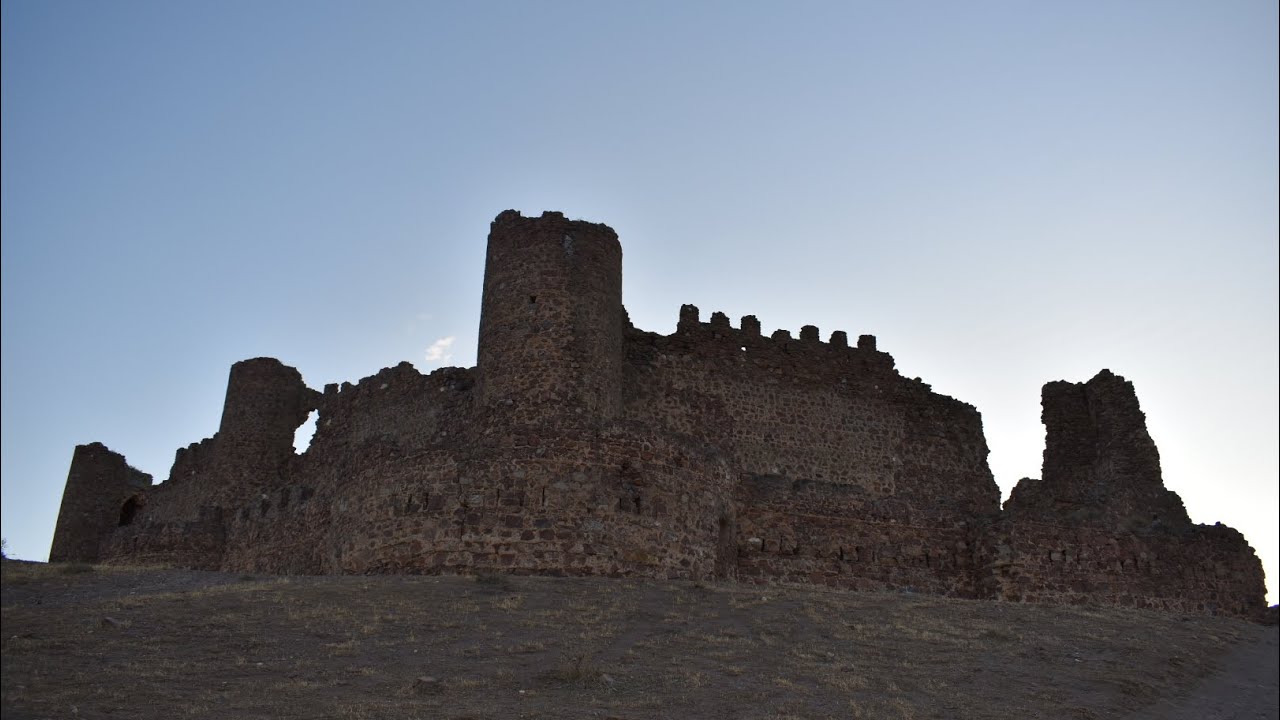 Exploring an Abandoned Castle in Spain