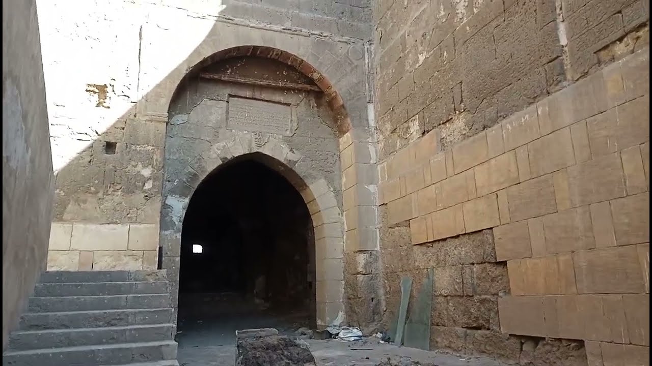 الباب المدرج أقدم أبواب قلعة صلاح الدين الأيوبى