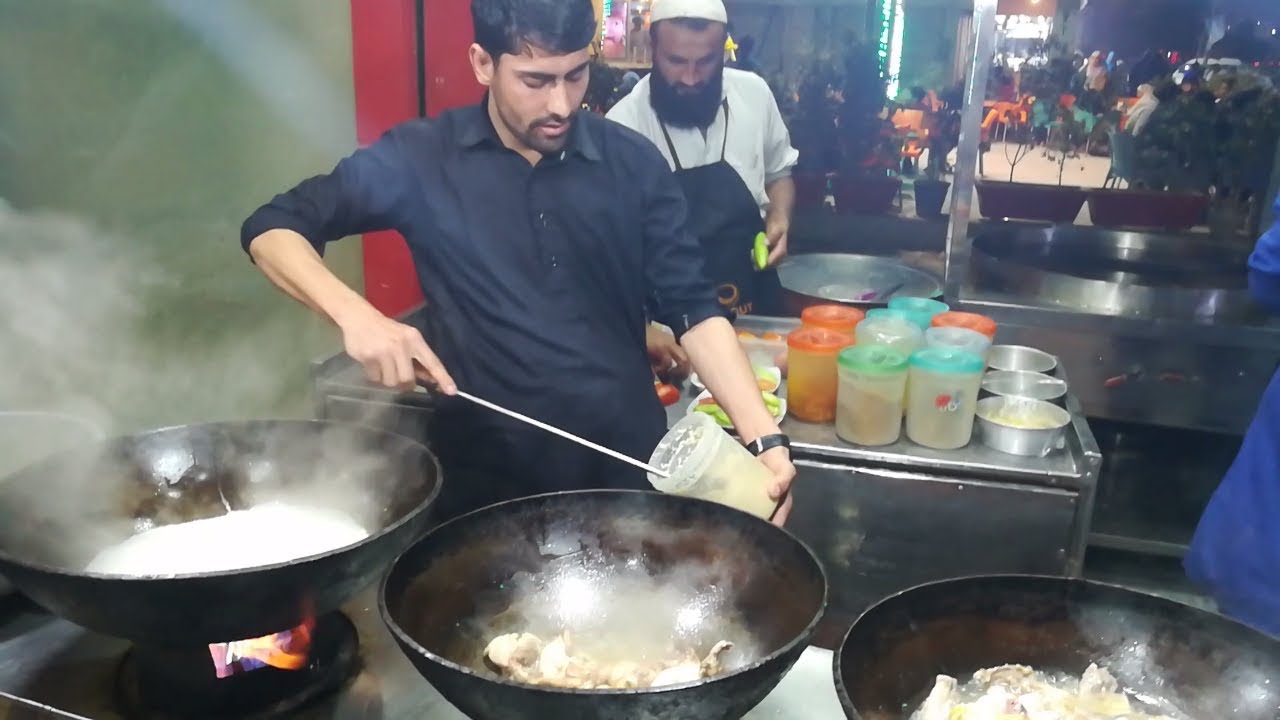 Chicken Karahi Recipe | How to Make Chicken Karahi in Restaurant style Street Food Karachi Pakistan