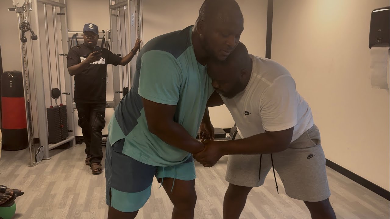 Combat bou m&eacute;ti entre Modou L&ocirc; et Boucher Ketchup &agrave; Abidjan 🇨🇮 tang na dieurrr