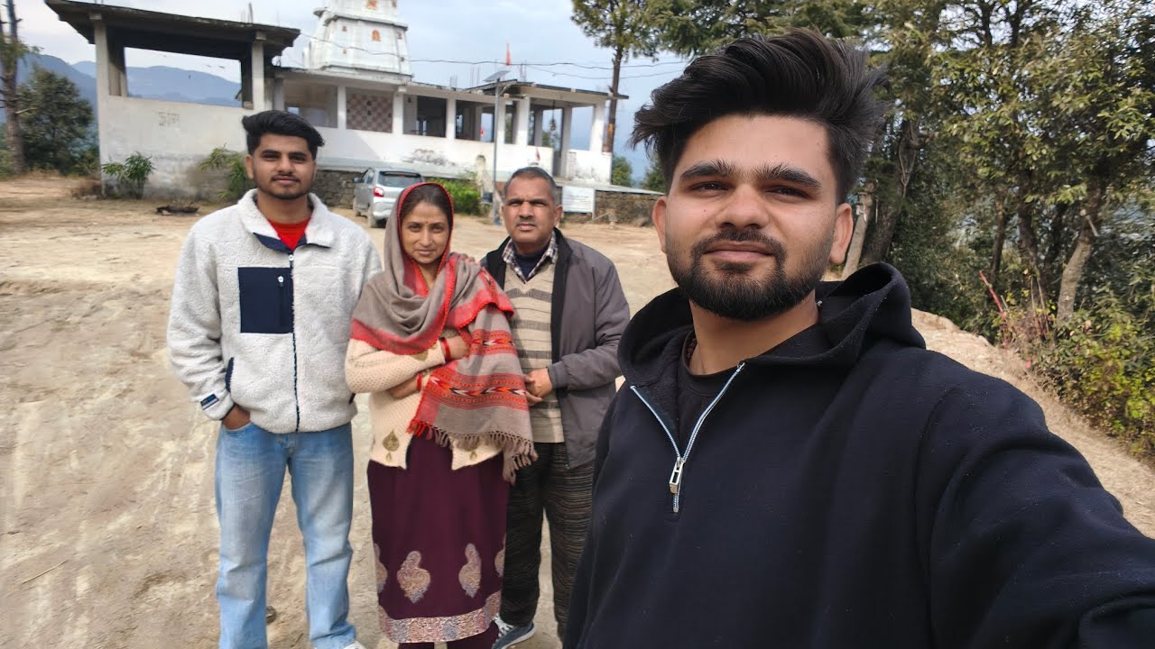 Aaj family ke sath gye Bohat sare Mandir mein 😍