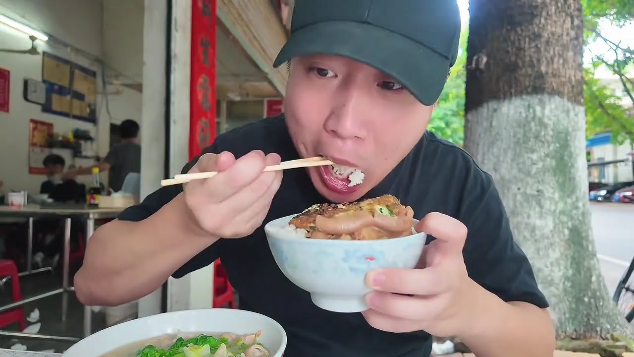 花40元在潮州桥东吃猪杂汤配卤猪杂葱花蛋米饭！猪杂给很足料，卤水甜口很香。真的很实惠啊！ #潮州美食 #潮州桥东 #桥东美食 #潮汕猪杂汤