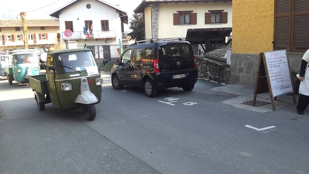 S.Giorio, sagra del marrone: la sfilata di Api e Vespe (26-10-2014)