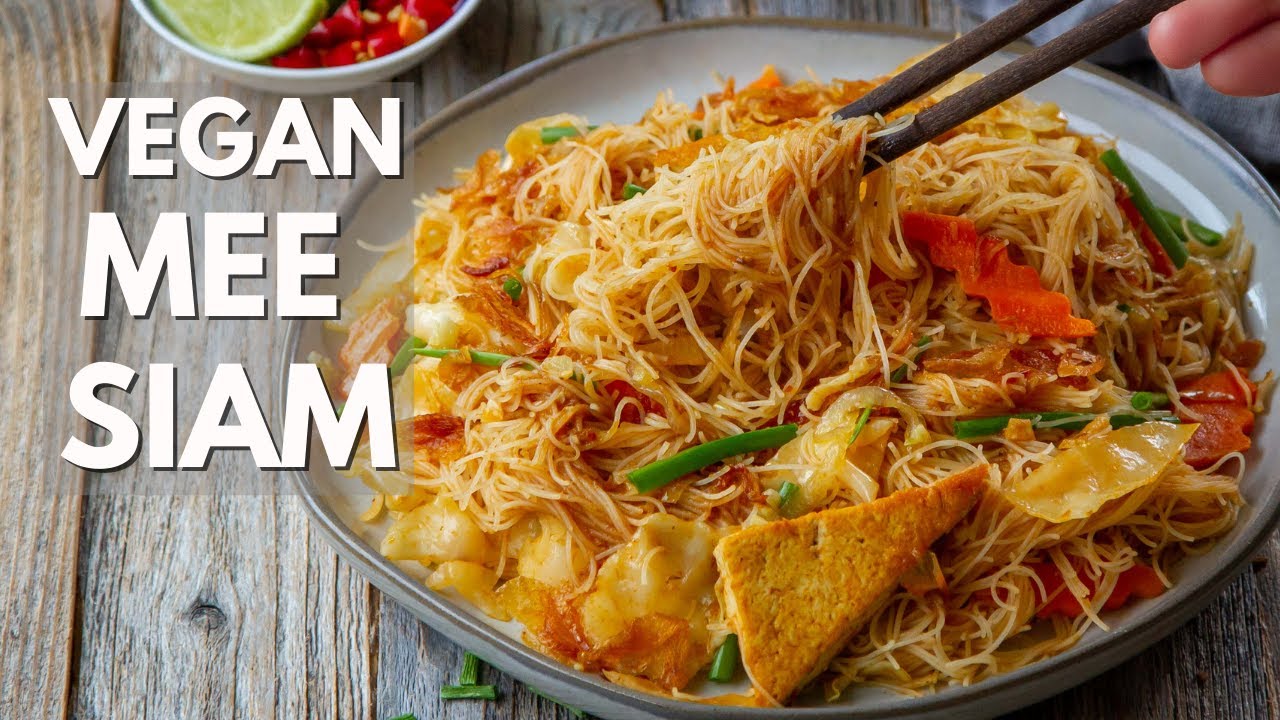 A popular Malaysian and Singaporean food - Vegan Mee Siam!