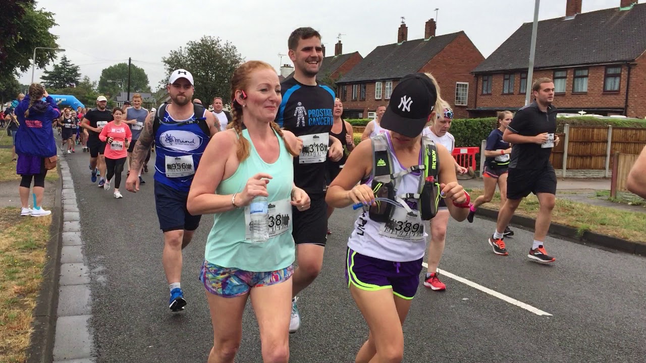 Hundreds compete in Newark Half-marathon