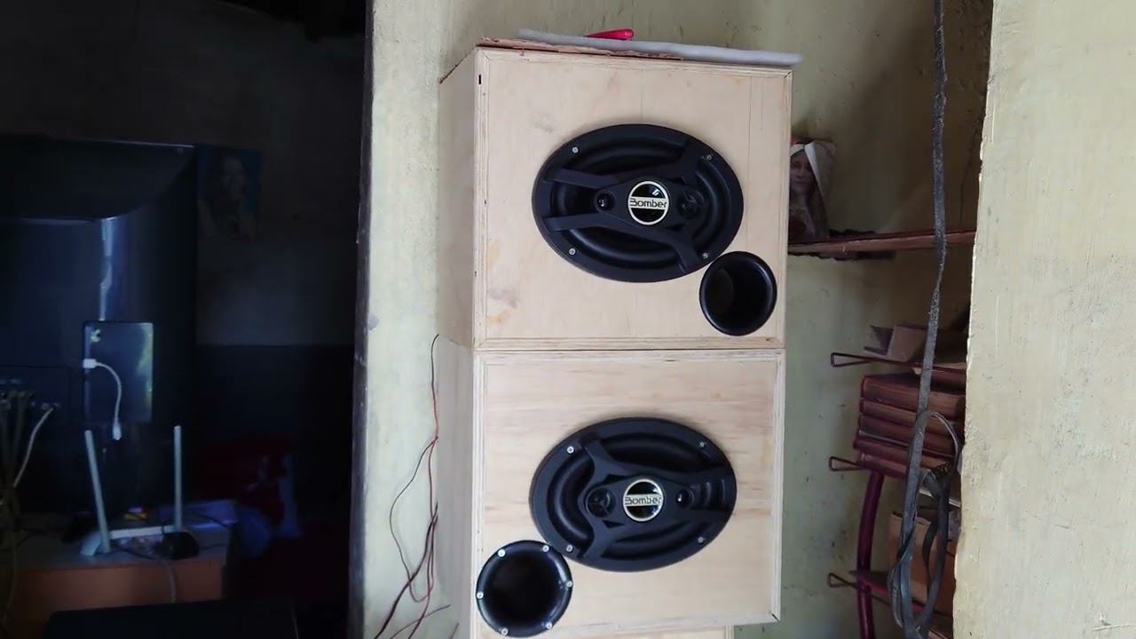 Bomber 6x9 linha TKL 200  wrms  a 4 ohms.