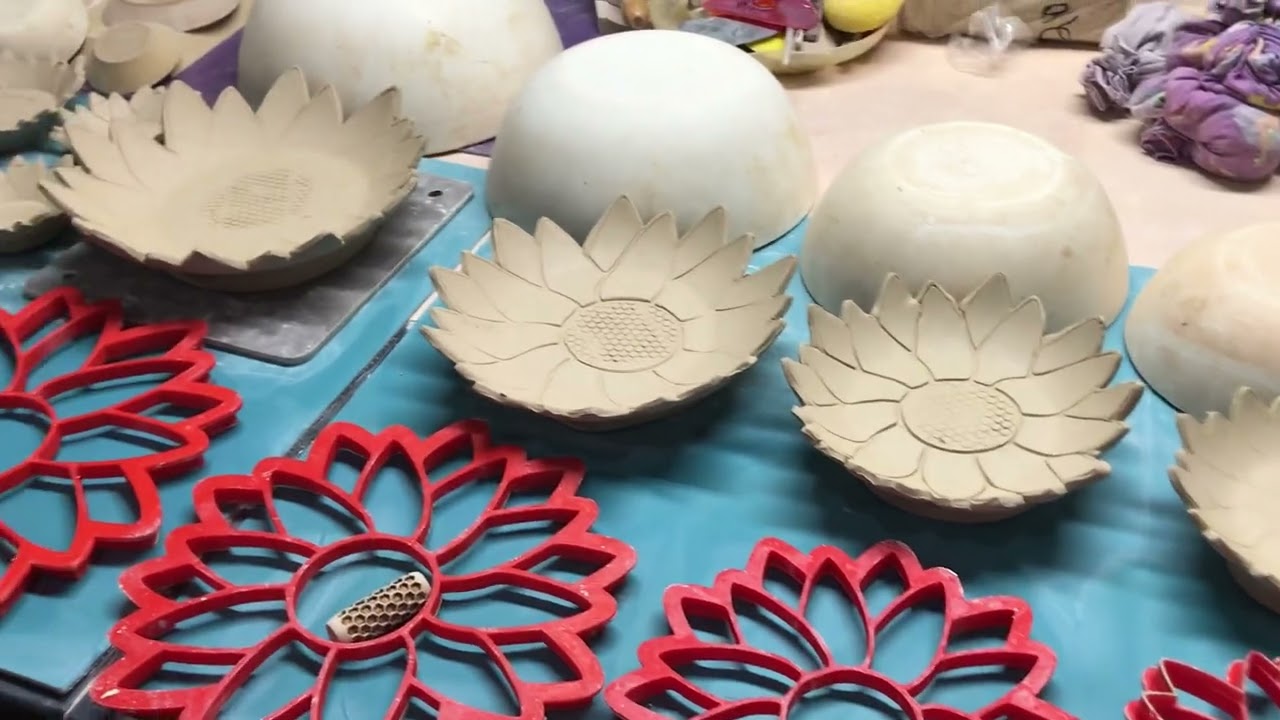 Dianna’s Mud Shop: working with clay cutters. #deladesigngifts #pottery. #handbuilding. #4/25/22