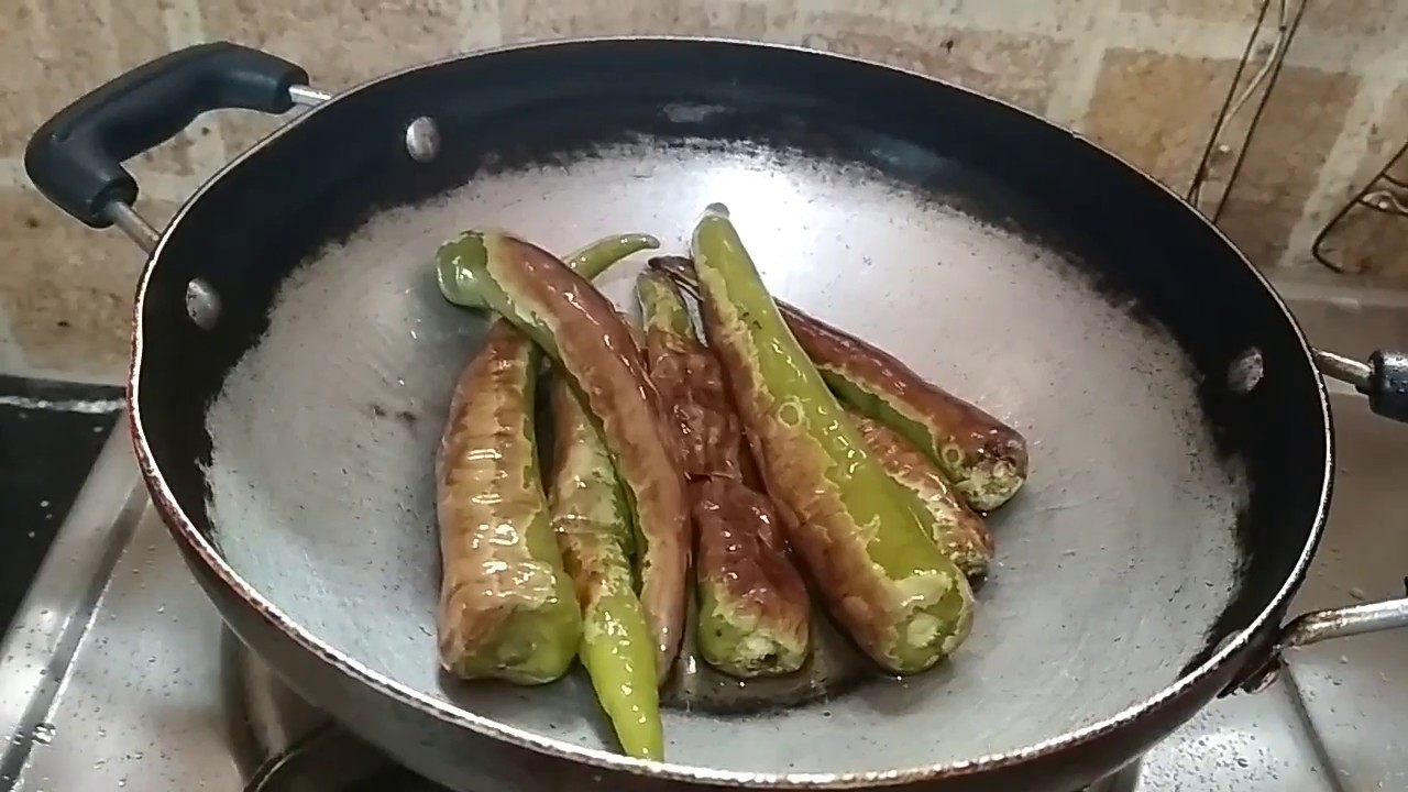 mirchi chutney / chilli chutney / pachi mirchi pachadi /how to make green chilli chutney