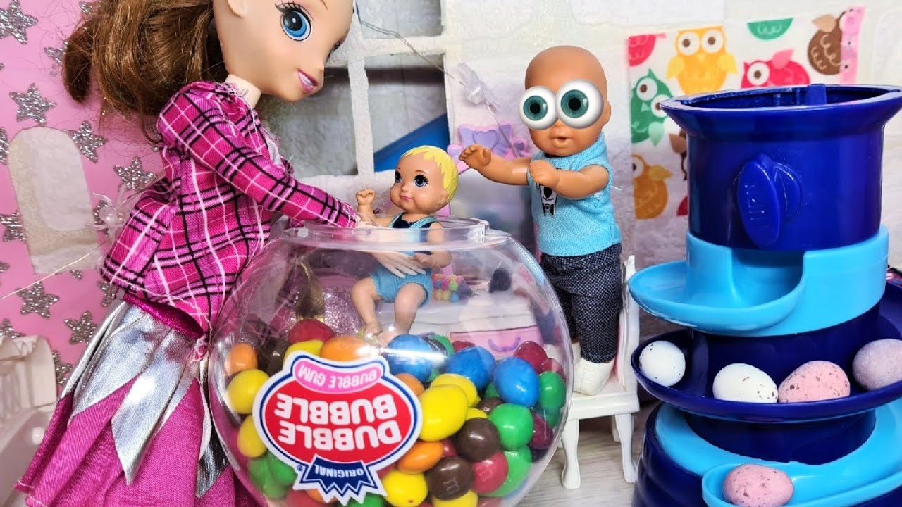 КОНФЕТЫ ЕСТЬ, А НЕЛЬЗЯ СЪЕСТЬ) Катя и Макс веселая семейка! Смешной сериал. Куклы в реальной жизни