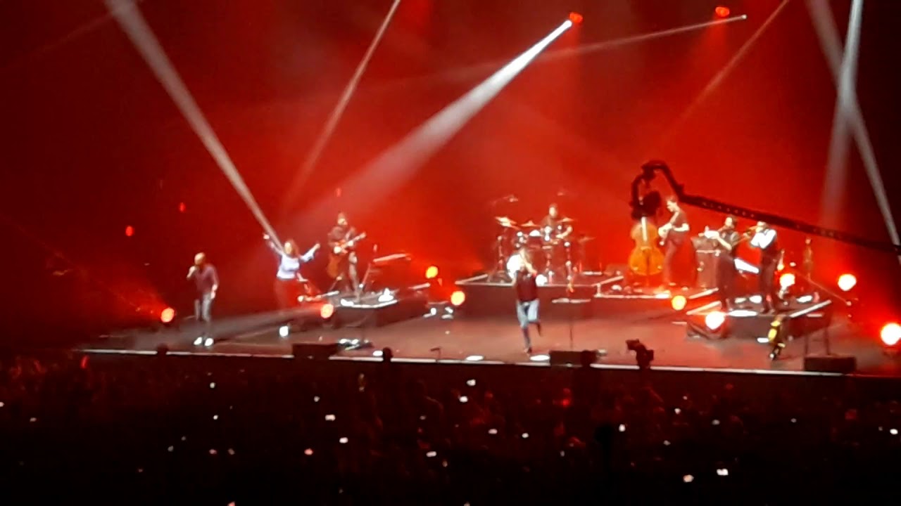 A nos souvenirs (extrait live Zénith St- Étienne) - 3 cafés gourmands au zénith