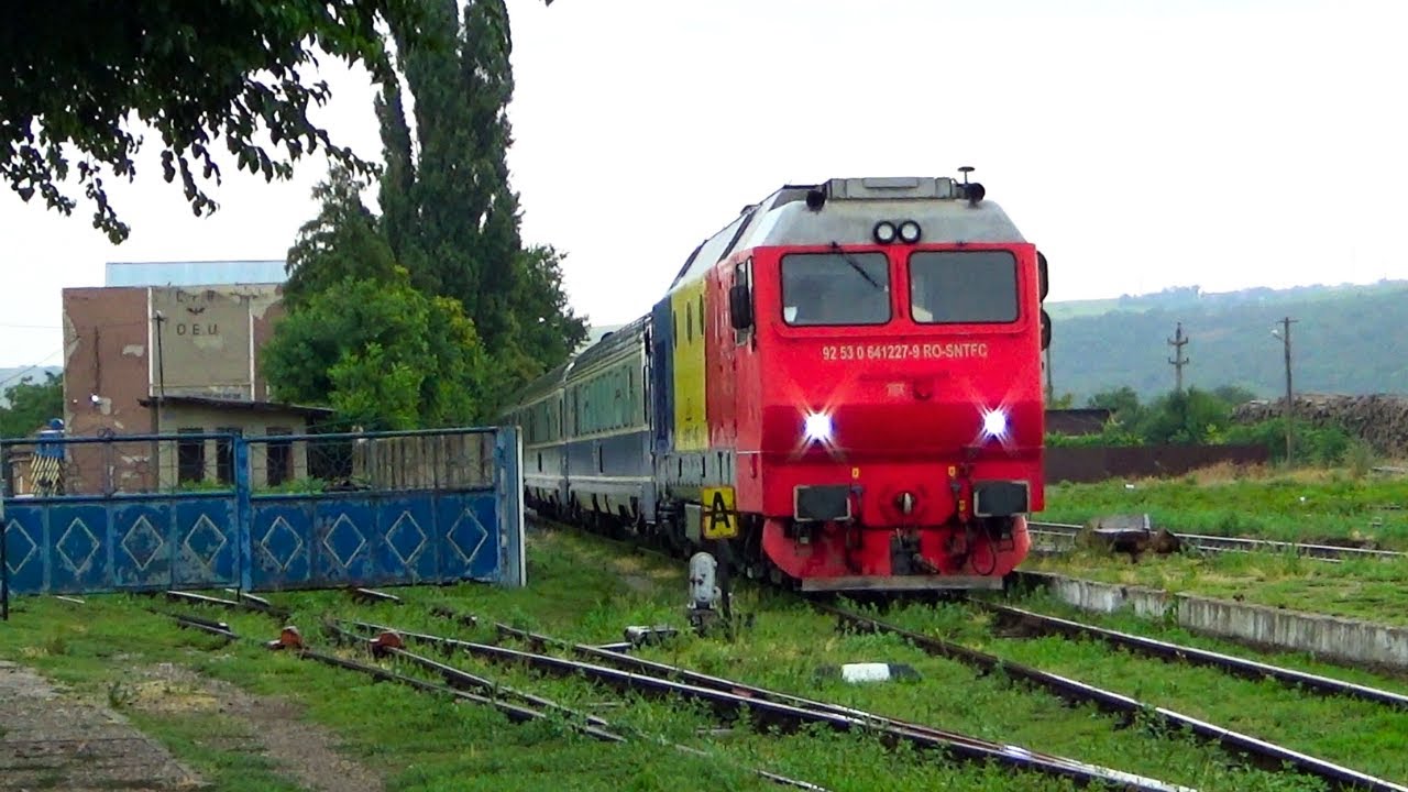 Incrucisare de Trenuri / Train Meet, IR 1662 x IR 1663 in Statia Barlad - July 2025