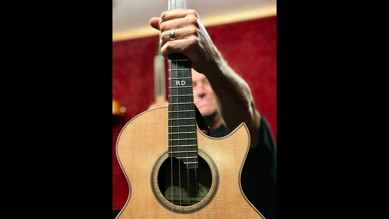 Tenor Guitar - Famous Bach Prelude played by Richard Durrant