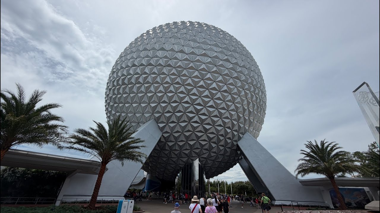 🔴 LIVE Stream from Epcot on a Rainy Monday Afternoon