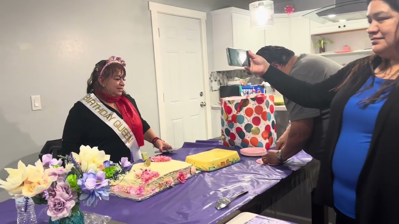 Algo bien con Alejandra y familia , Evangelina Zúñiga festejando  el cumple de la Sra maria