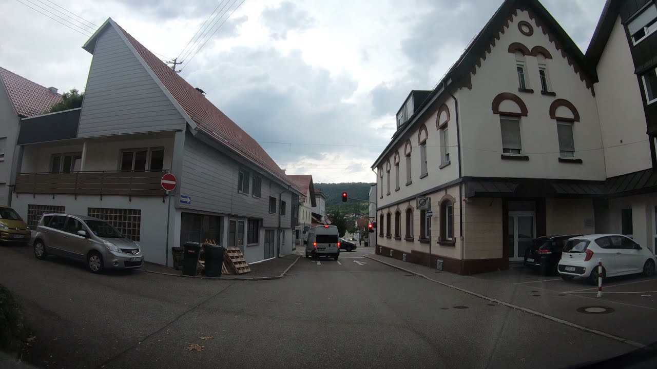 G&ouml;ppingen Kreis Kuchen Stadtmitte B10 Gingen Fils Stadtrundfahrt Lustig Musik Germany 4k Video live