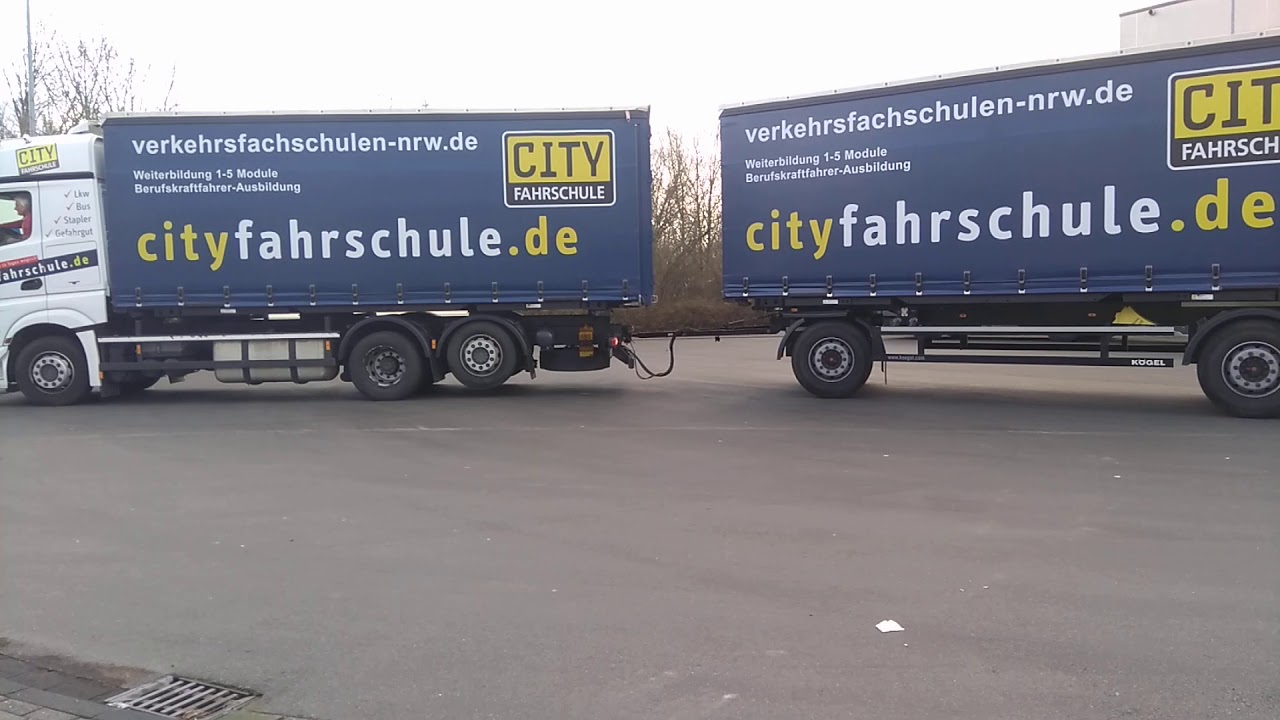 Lkw rückwärts fahren.