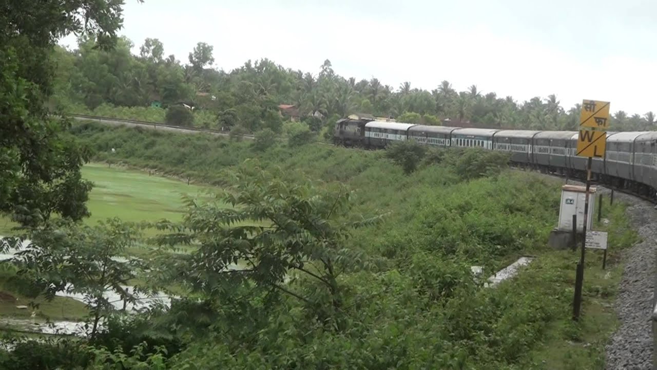 Mysore Talguppa Intercity Express Entering & Leaving Anandapuram Stn