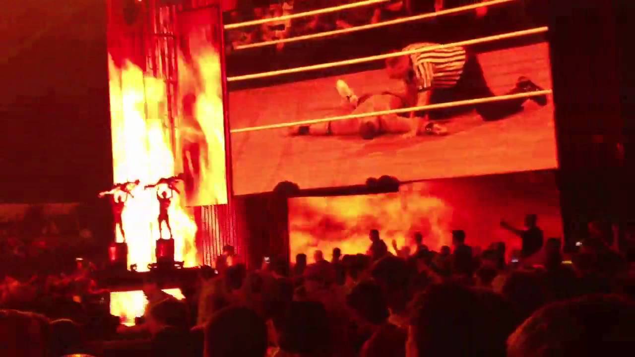 WWE Kane returns Live to Raw Slammy Awards Norfolk 12-12-11 + off-air footage!