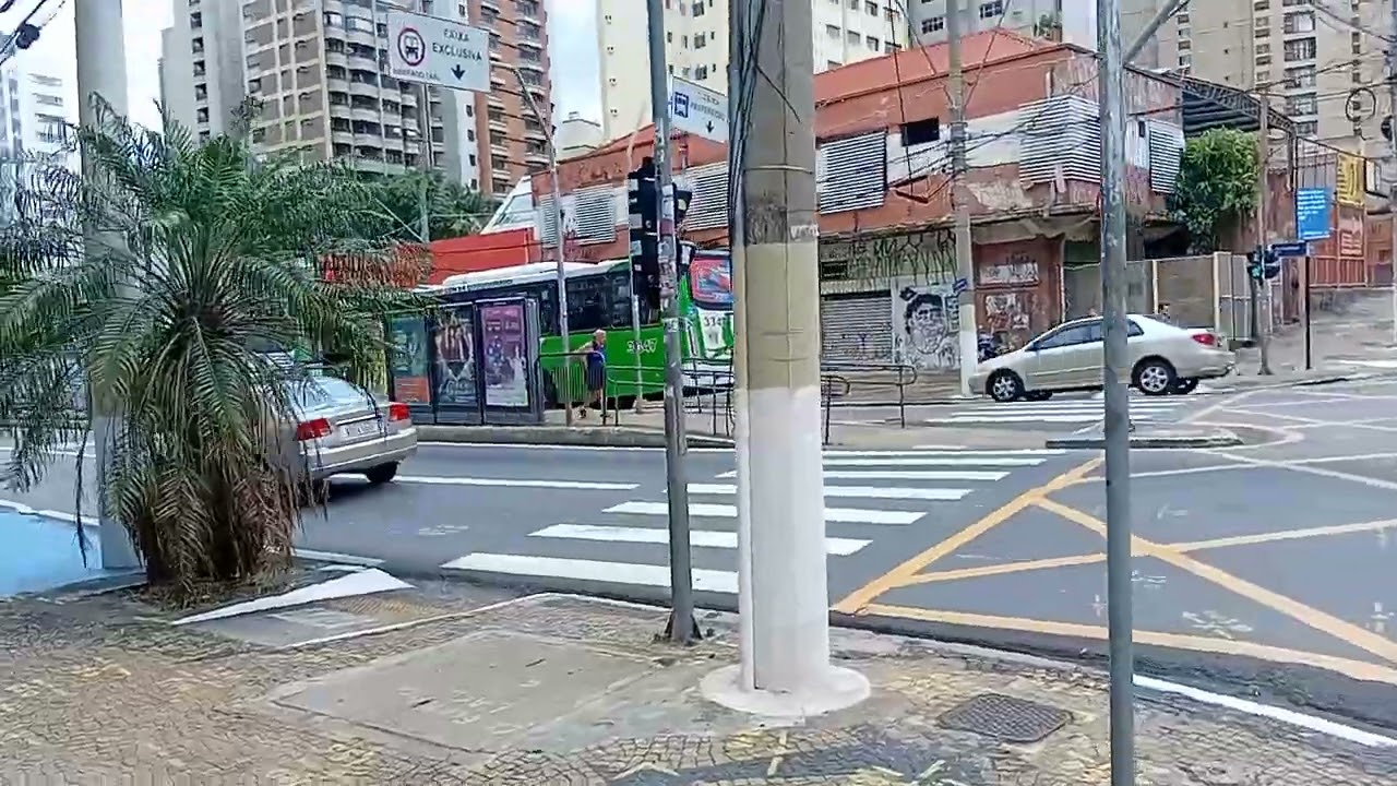 MOVIMENTAÇÃO DE ÔNIBUS NA AVENIDA ANCHIETA 