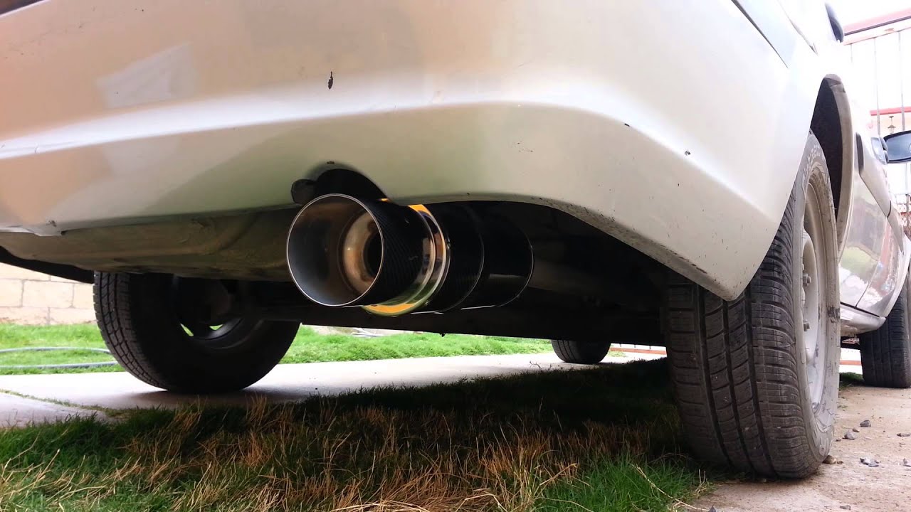 escape de fibra de carbono en ford fiesta