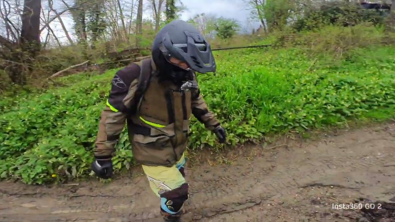 Tuffo in moto 😀😅😝 nel Mugello soft #enduro #fuoristrada #offroad #yutuber #italy #appennino #mugello
