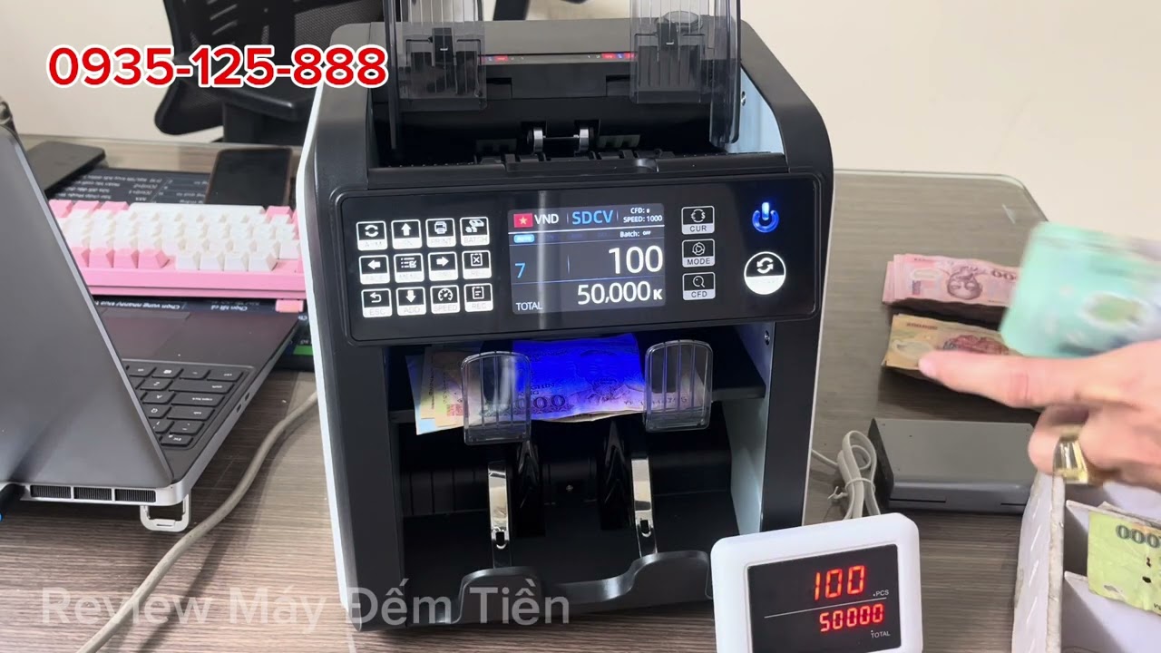 Review chi tiết 2025: Máy đếm tiền ATM 2 tầng – tốc độ, độ chính xác và khả năng phân loại tiền 