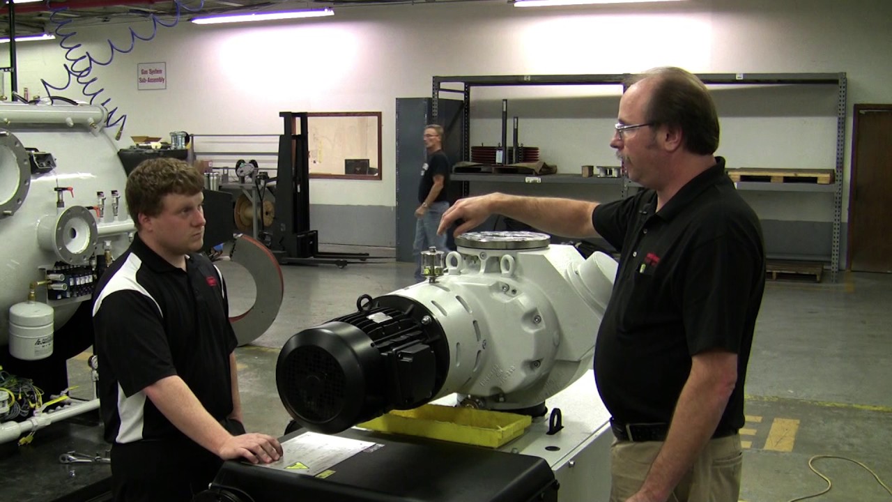 Changing the Shaft Seal Oil on a Leybold Booster Pump (WAU2001)